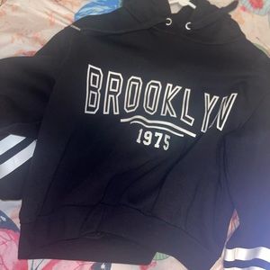 Brooklyn 1975 hoodie small size no tag used once